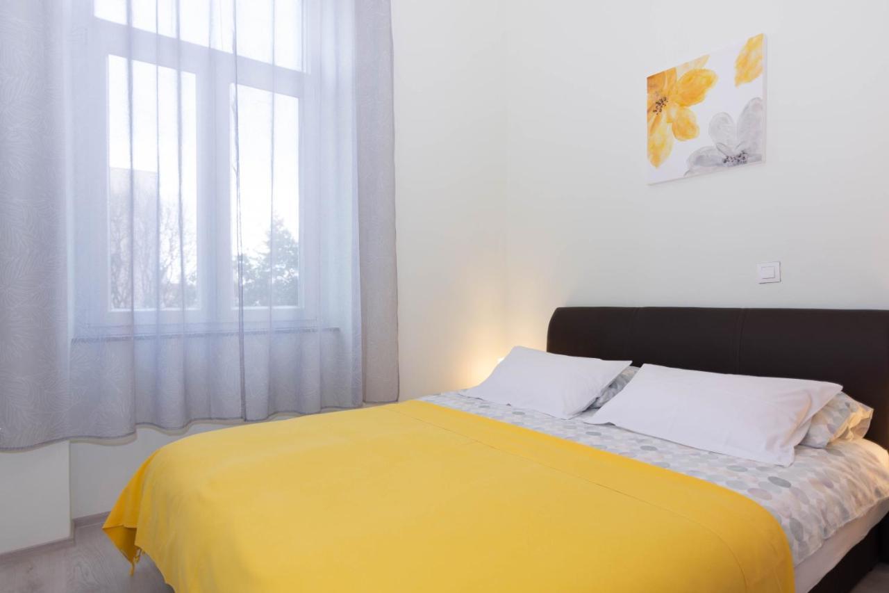 Apartment Ana Pula Exterior photo